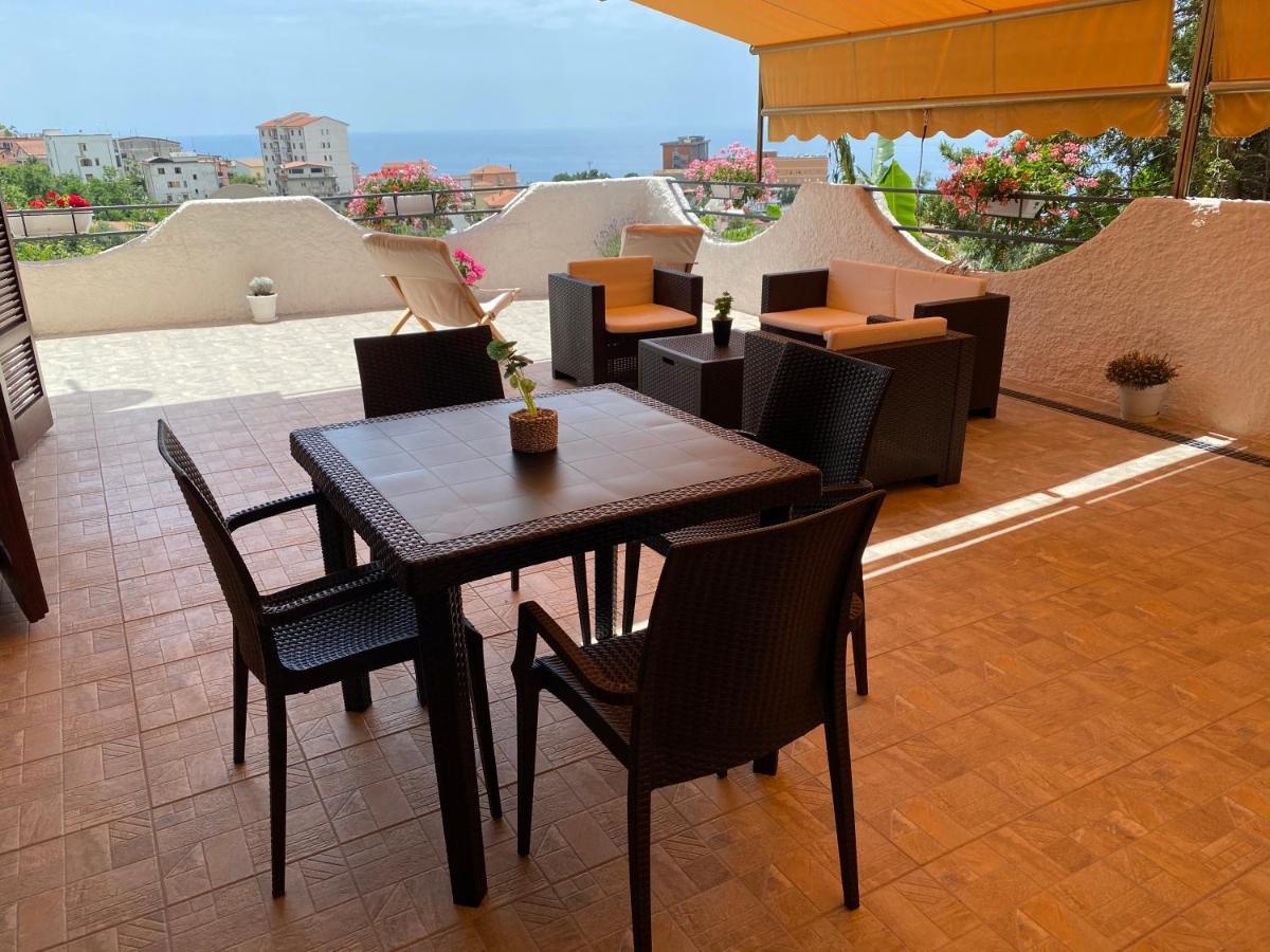 Vista Stromboli Aparthotel Paola Exterior photo